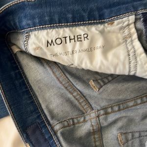 NWOT  MOTHER. “The Hustler Ankle Fray” Size 28